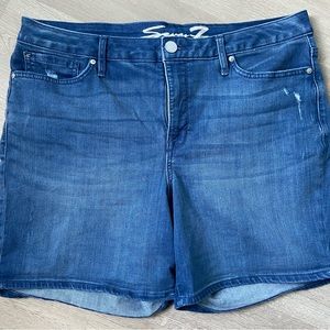 Seven7 brand denim shorts. Size 16